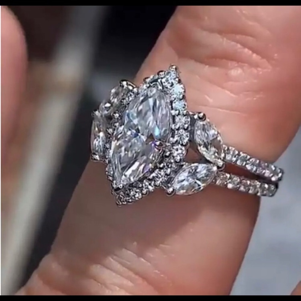 Silver Engagement statement ring - Picture 3 of 3